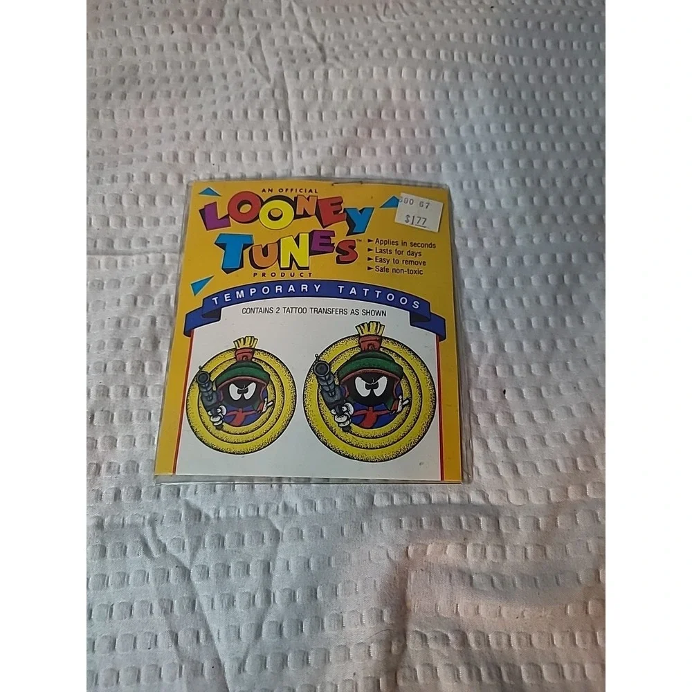 Marvin Martian Confetti and‎ Temporary Tattoos NEW Party Favors